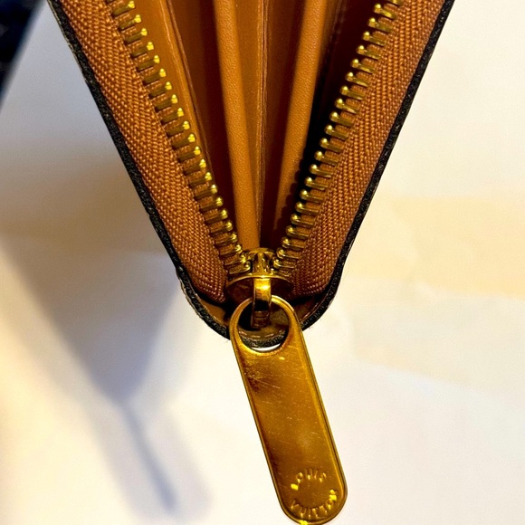 Louis Vuitton Vernis Excellent LV Wallet - Picture 2 of 11